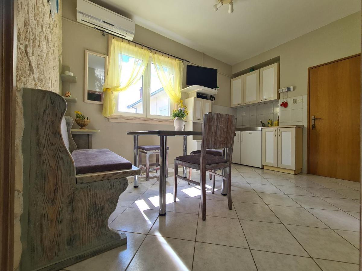 Apartments Bresan Трогир Екстериор снимка