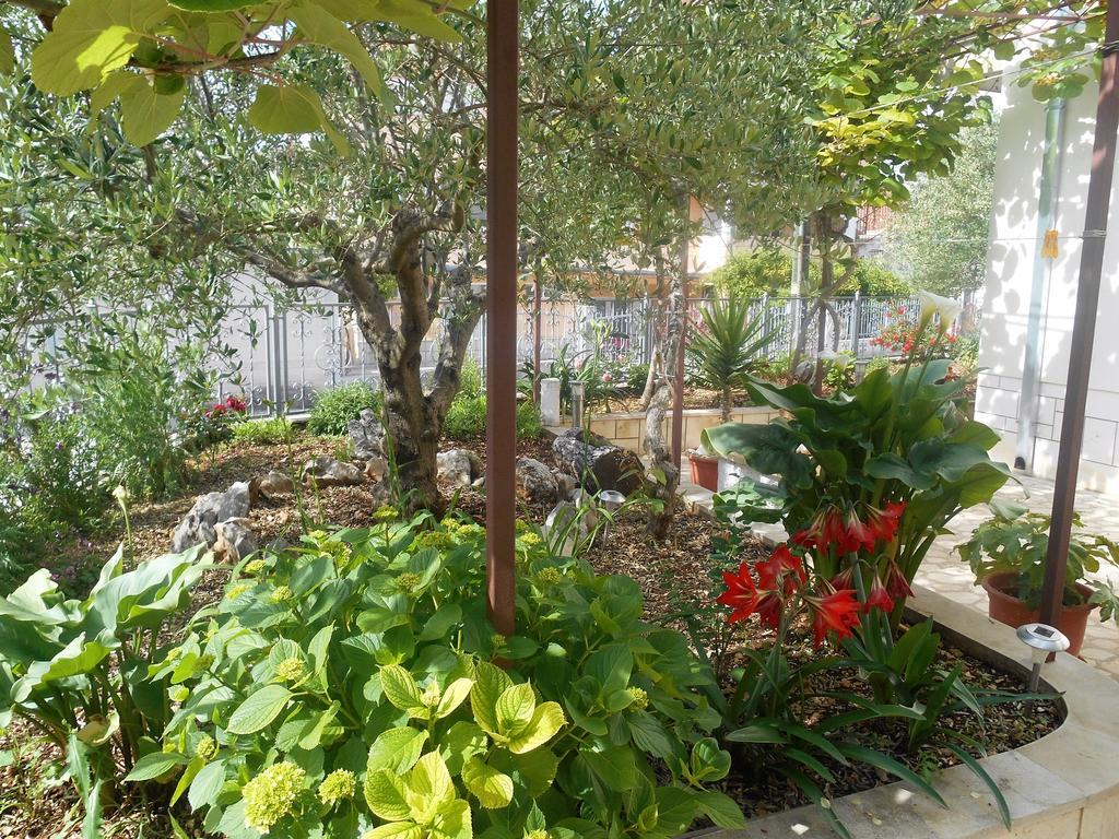 Apartments Bresan Трогир Екстериор снимка