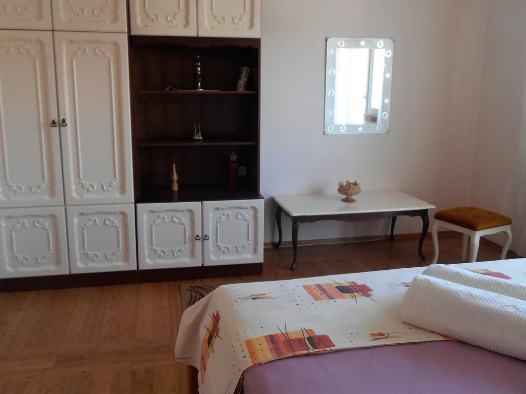 Apartments Bresan Трогир Стая снимка