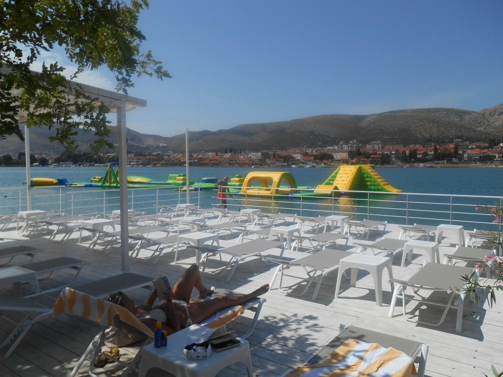 Apartments Bresan Трогир Екстериор снимка