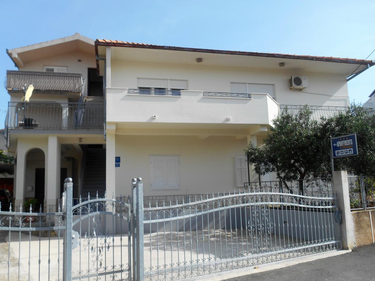 Apartments Bresan Трогир Екстериор снимка